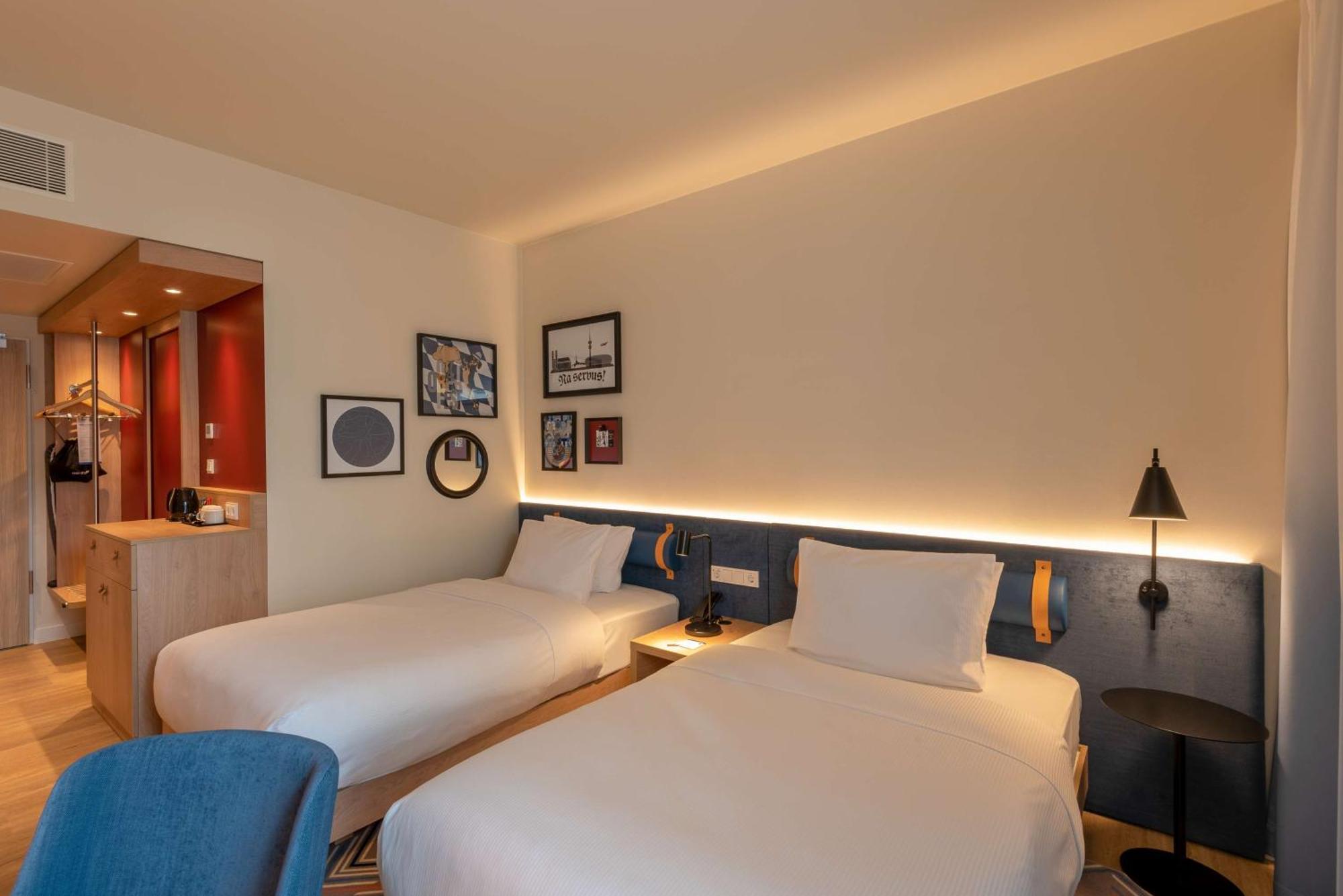 Hampton By Hilton Munich City North Exterior photo