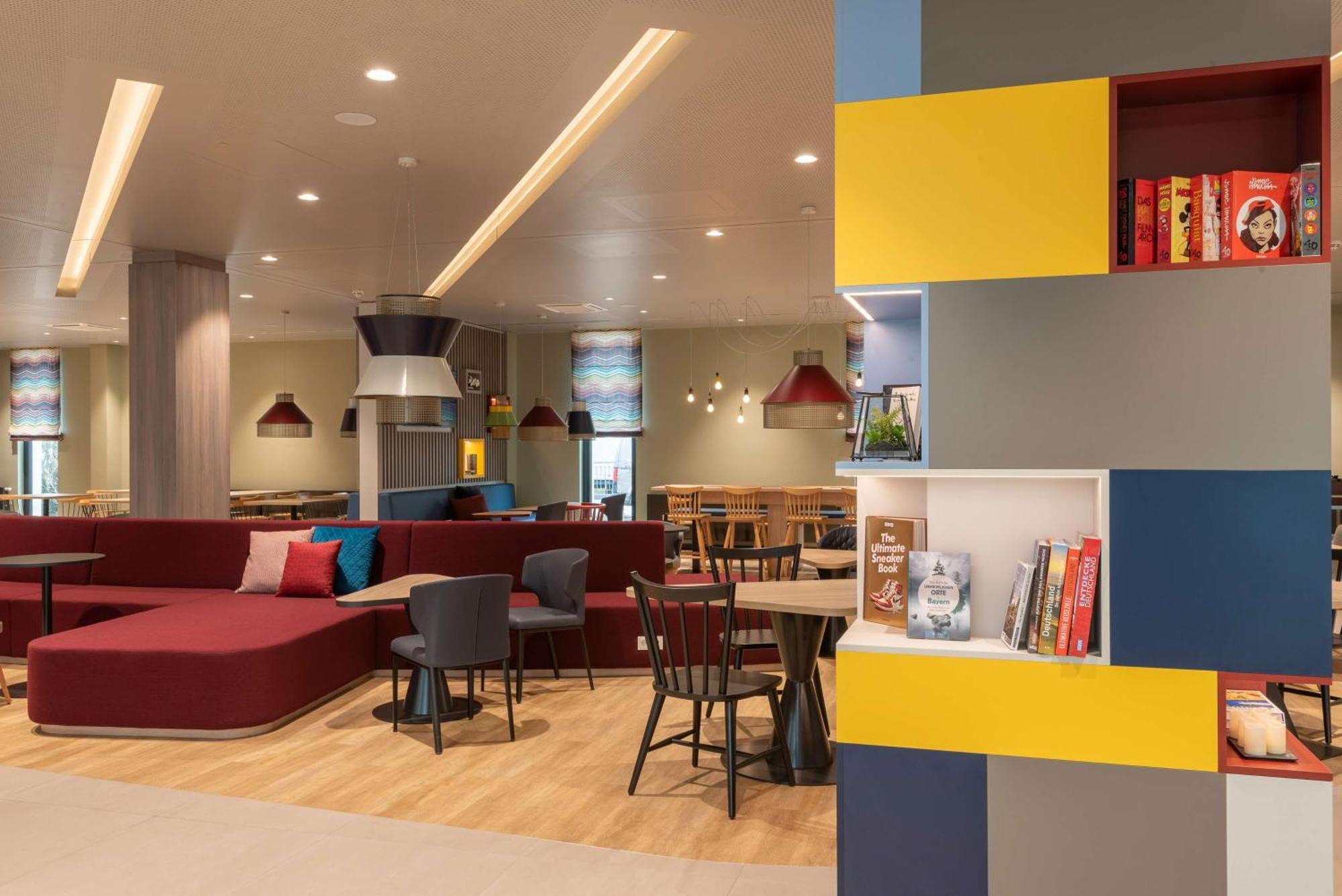 Hampton By Hilton Munich City North Exterior photo